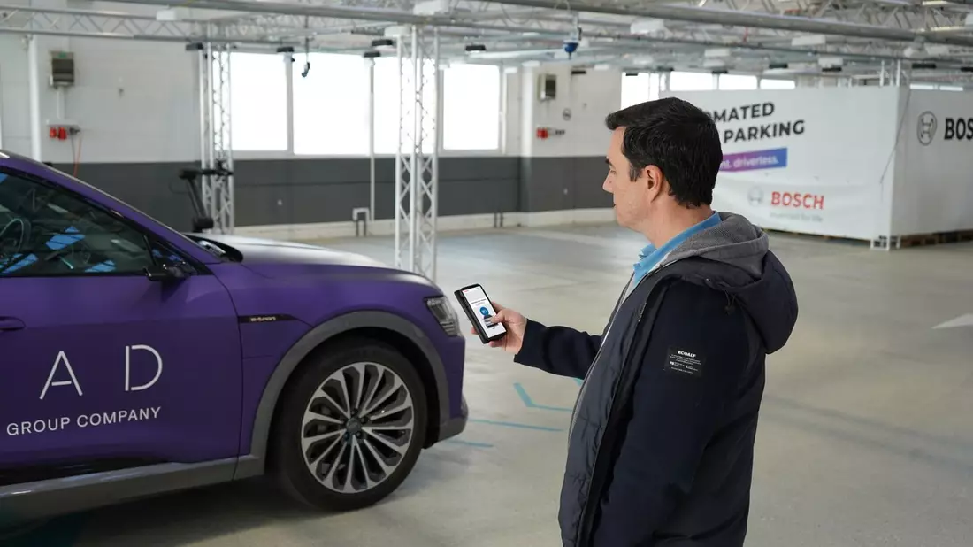Bosch und VW-Tochter Cariad schicken E-Autos fahrerlos an die Ladesäule / Test für automatisiertes Parken und Laden gestartet - Bild: presseportal.de