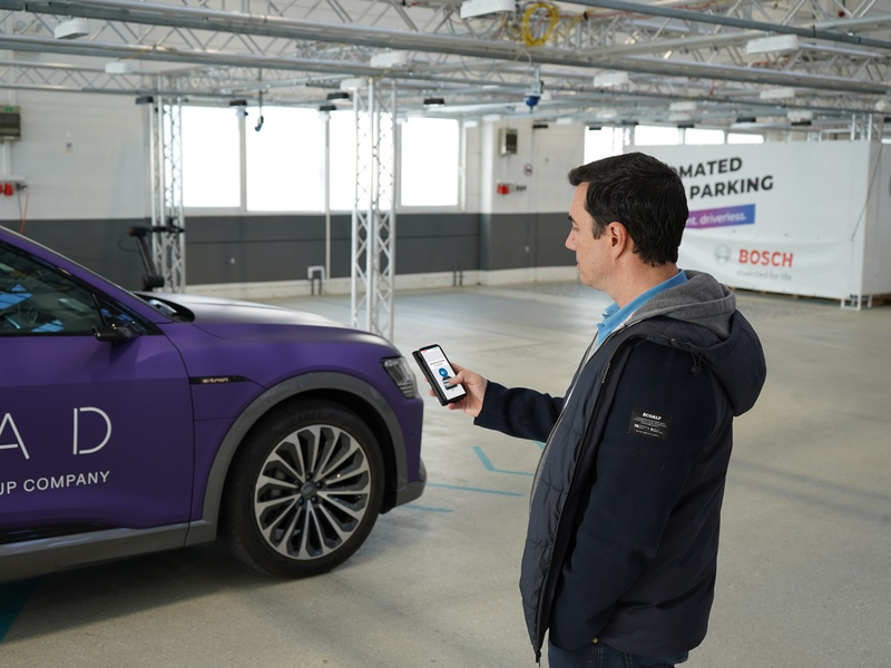 Bosch und VW-Tochter Cariad schicken E-Autos fahrerlos an die Ladesäule / Test für automatisiertes Parken und Laden gestartet - Foto: presseportal.de