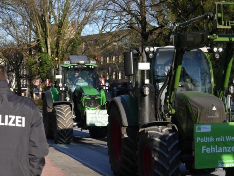 POL-OS: Friedlicher Verlauf der Landwirte-Protestaktionen in der Polizeidirektion Osnabrück - Foto: presseportal.de