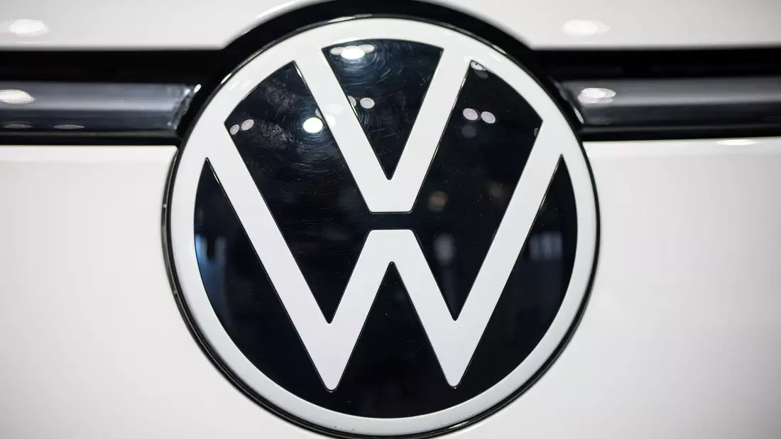 VW und die Intel-Tochter Mobileye wollen ihre Zuammenarbeit beim autonomen Fahren ausbauen. - Bild: Michael Kappeler/dpa