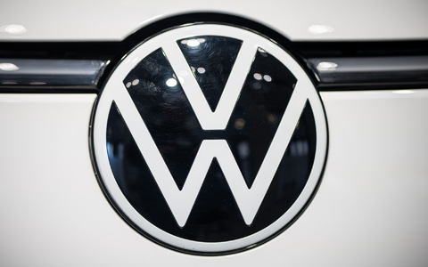 VW und die Intel-Tochter Mobileye wollen ihre Zuammenarbeit beim autonomen Fahren ausbauen. - Foto: Michael Kappeler/dpa