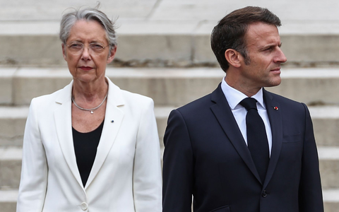 Emmanuel Macron (r.) muss den Posten von Élisabeth Borne neu besetzen. - Foto: Mohammed Badra/EPA /AP/dpa