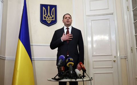 Wirft Moskau systematische Deportation und Umsiedlung ukrainischer Kinder vor: Andrij Jermak. - Foto: Thomas Coex/AFP/dpa