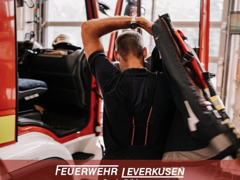 FW-LEV: Einsatz nach Teileinsturz einer Zwischendecke - zwei Verletzte - Foto: presseportal.de