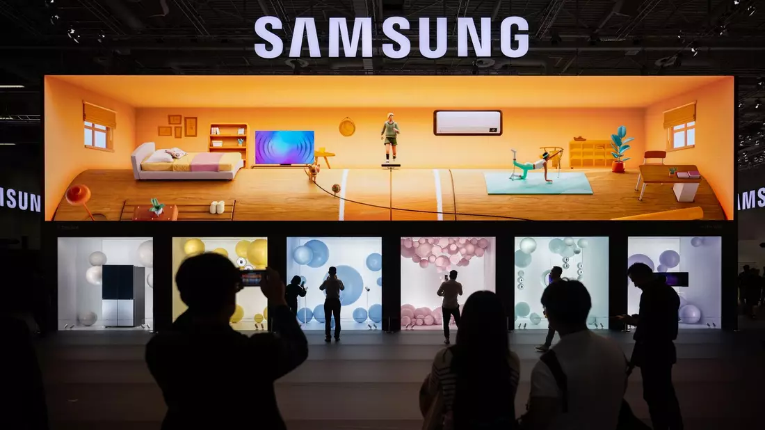Samsung will seine Fernseher zum Herzstück im vernetzten Zuhause machen (Archivbild). - Bild: Sebastian Christoph Gollnow/dpa