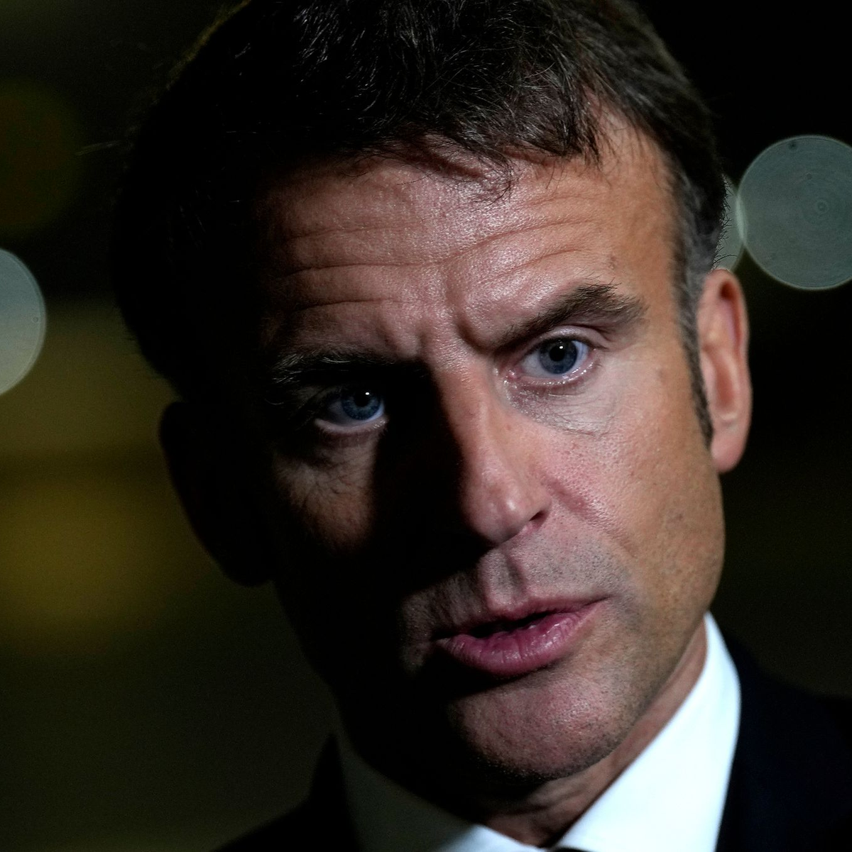 Frankreichs Präsident Emmanuel Macron tauscht seine Premierministerin aus. - Foto: Christophe Ena/AP Pool/dpa