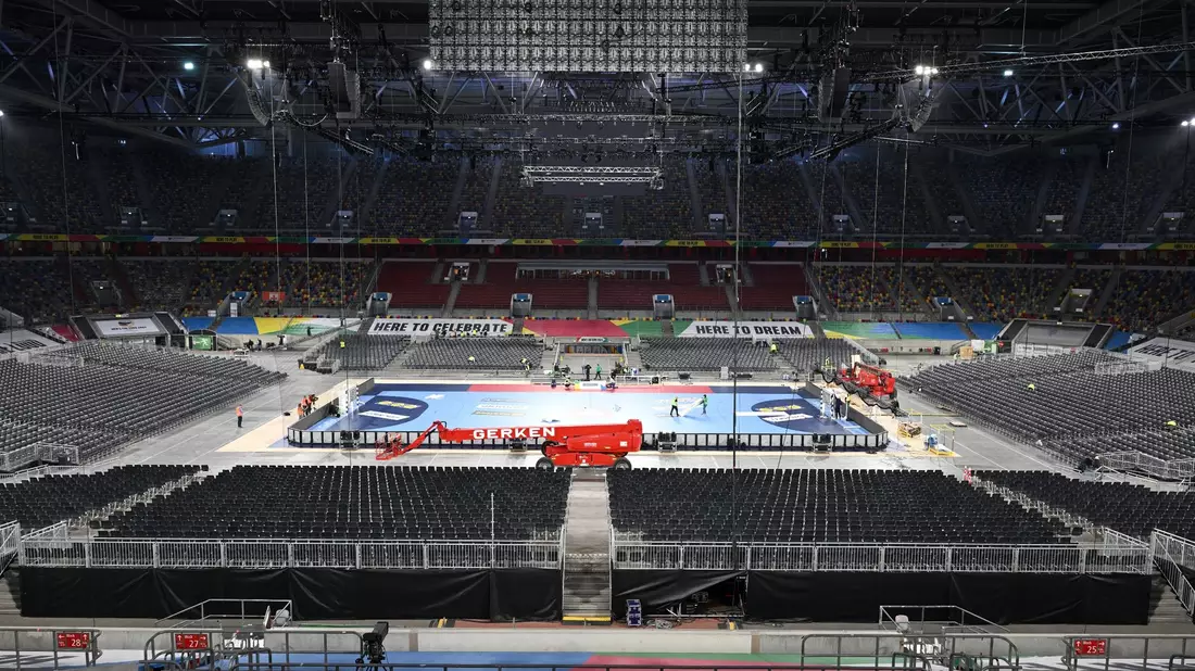 In der Düsseldorfer Merkur Spiel-Arena findet das Eröffnungsspiel der Handball-EM. - Bild: Federico Gambarini/dpa