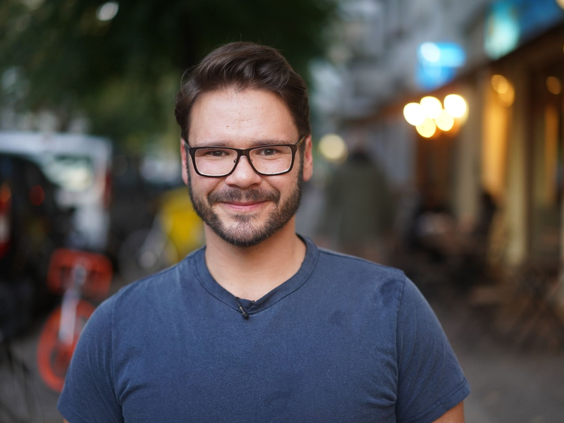 Der Schauspieler Thomas Drechsel ist seit 2009 als Max «Tuner» Krüger zu sehen. - Foto: Jörg Carstensen/dpa