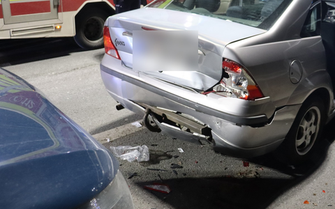 POL-HF: Auffahrunfall mit drei beteiligten Fahrzeugen - 35-jähriger Bünder schwerverletzt - Foto: presseportal.de