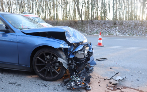 POL-HF: Verkehrsunfall auf Ostwestfalenstraße - Autos ineinandergeschoben - Foto: presseportal.de