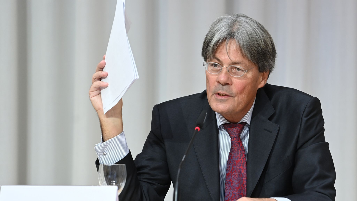 Ulrich Wastl von der Münchner Anwaltskanzlei Westpfahl Spilker Wastl. Die Kanzlei war vom Münchner Erzbistum mit einem Gutachten über Missbrauchsfälle beauftragt worden. (Archivbild) - Foto: Sven Hoppe/dpa POOL/dpa