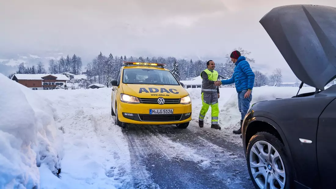 ADAC Pannenhelfer: Doppelt so viele Einsätze / Eisige Temperaturen belasten vor allem die Autobatterie - Bild: presseportal.de