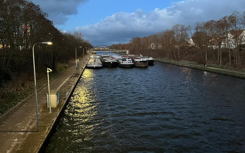 POL-DU: Duisburg/Minden: Binnenschiffer-Protest auf dem Mittellandkanal - Foto: presseportal.de