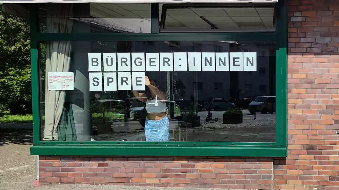 Hinweis auf Bürgersprechstunde mit Gender-Doppelpunkt (Archiv) - Bild: über dts Nachrichtenagentur