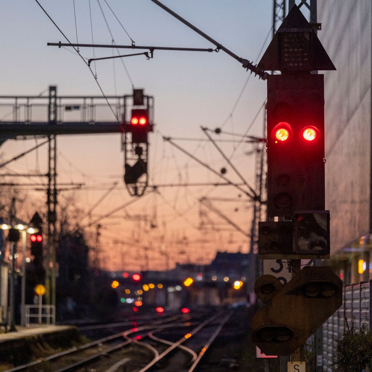 Der Streik der Lokführergewerkschaft GDL im Güterverkehr der Deutschen Bahn hat begonnen. - Foto: Thomas Banneyer/dpa