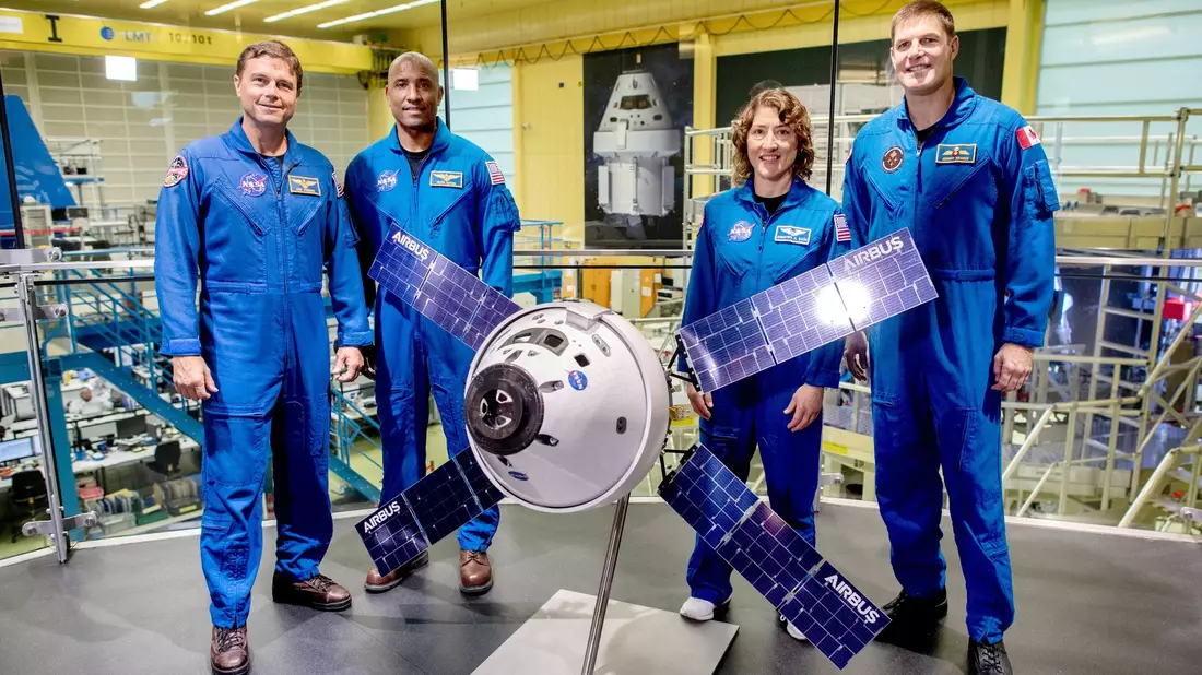 Die Crew-Mitglieder der «Artemis 2»-Mission der US-Raumfahrtbehörde Nasa, Reid Wiseman, Victor Glover, Christina Koch und Jeremy Hansen (v.l.n.r.). - Bild: Hauke-Christian Dittrich/dpa