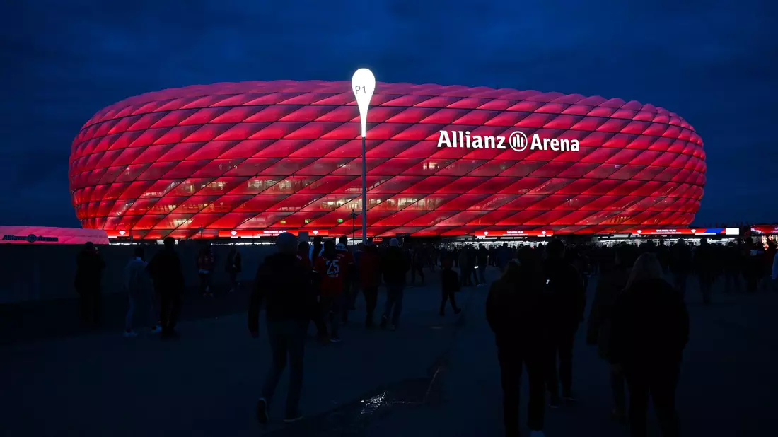 Die Bayern werden am 19. Januar eine Gedenkfeier für Franz Beckenbauer in der Allianz Arena veranstalten. - Bild: Sven Hoppe/dpa