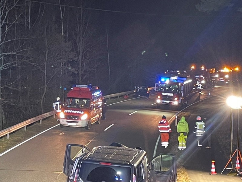 POL-PPWP: Zeitweilige Vollsperrung der B 48 nach Verkehrsunfall - Foto: presseportal.de