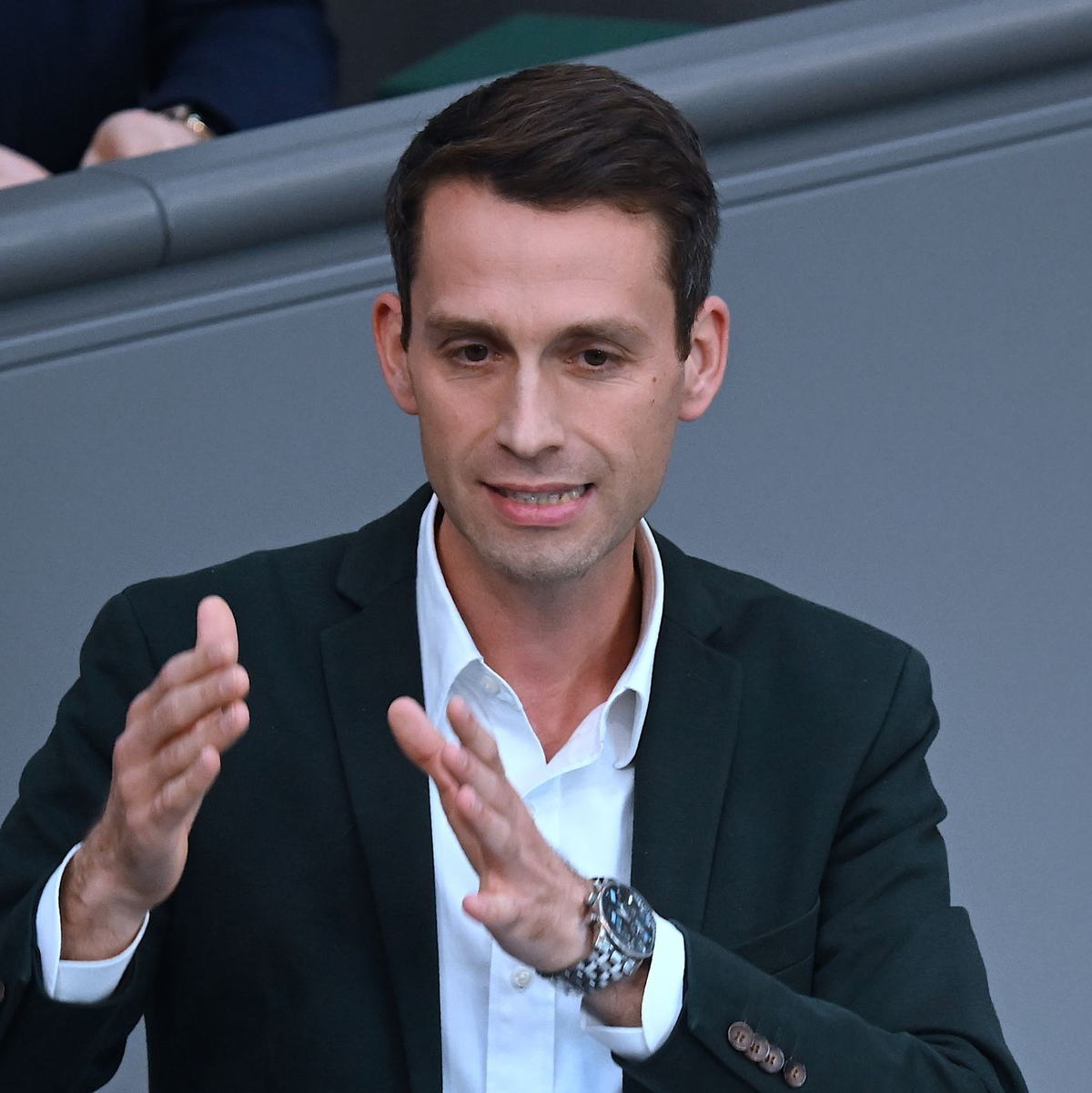 Grünen-Politiker Andreas Audretsch hat eine genaue Prüfung der geplanten Bürgergeld-Verschärfungen im parlamentarischen Verfahren angekündigt (Archivbild). - Foto: Britta Pedersen/dpa