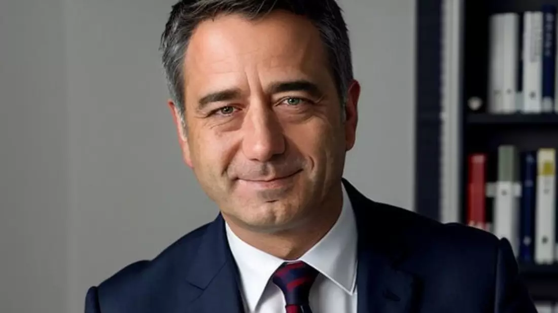 Aktien und Krypto waren gestern - Experte verrät, wie Anleger in Internetportale investieren können - Bild: presseportal.de