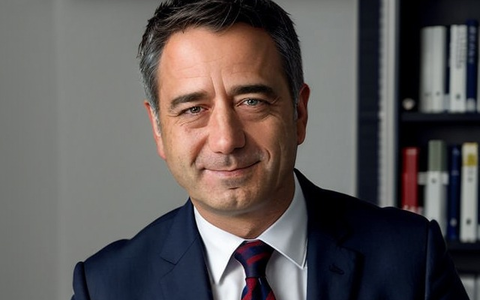 Aktien und Krypto waren gestern - Experte verrät, wie Anleger in Internetportale investieren können - Foto: presseportal.de