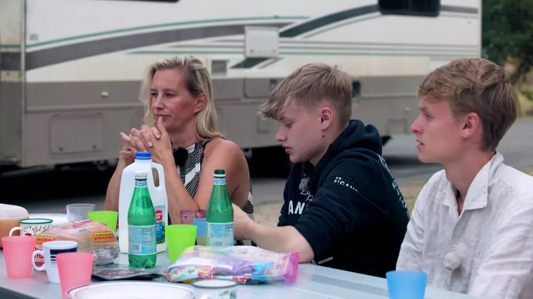 Etappe zwei der großen Familienreise / Joey Kelly und Familie - Roadtrip Panamericana: Musikalische Niederlage für die Kellys und Geldsorgen - Bild: presseportal.de