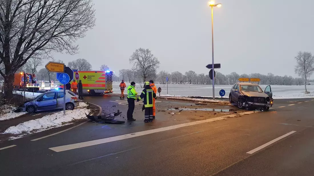 POL-STD: Einbrecher in Bargstedt und Harsefeld, Drei Einbrüche in der Samtgemeinde Oldendorf-Himmelpforten, Ein leicht verletzter Autofahrer bei Autounfall in Ritschermoor - Bild: presseportal.de