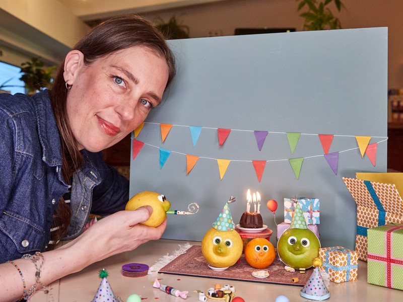 Birte Maskallis: «Die Zitronen beschäftigen mich von morgens bis abends.» - Foto: Georg Wendt/dpa