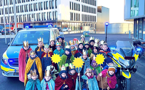 POL-ME: Polizei erhielt den Segen der Sternsinger - Mettmann - 2401041 - Foto: presseportal.de