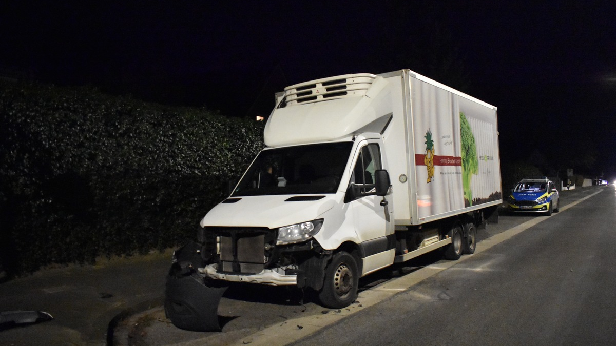 POL-MG: Verkehrsunfallflucht Kaldenkirchener Straße: Fahrerin oder Fahrer eines silberfarbenen Mercedes-Kombi gesucht - Foto: presseportal.de