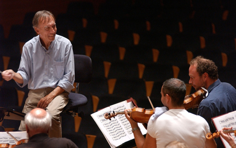 ARTE ehrt die Orchesterlegende Claudio Abbado zum 10. Todestag - Ab 20. Januar auf arte.tv/abbado - Foto: presseportal.de ARTE ehrt die Orchesterlegende Claudio Abbado zum 10. Todestag - Ab 20. Januar auf arte.tv/abbado - Foto: presseportal.de