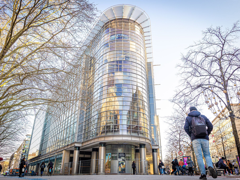 Eine geschlossene Filiale der Warenhauskette Galeria Karstadt Kaufhof in Hannover. - Foto: Moritz Frankenberg/dpa