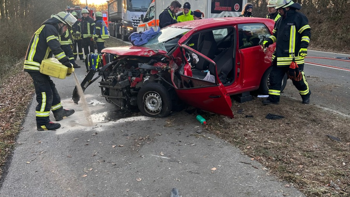 FW-Schermbeck: Verkehrsunfall auf der Östricher Straße - Foto: presseportal.de