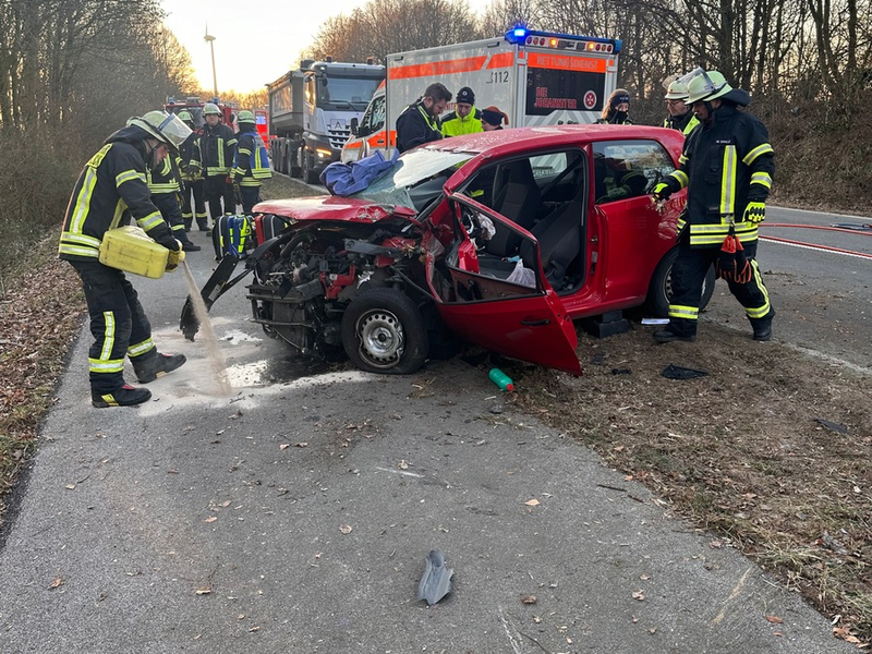 FW-Schermbeck: Verkehrsunfall auf der Östricher Straße - Foto: presseportal.de