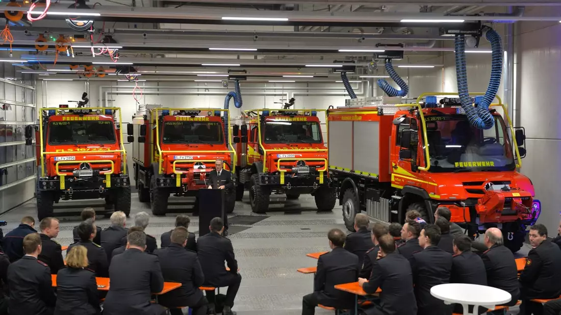 FW Stuttgart: Vier neue Sonderfahrzeuge für Waldbrände, Hilfeleistungen und den Katastrophenschutz an die Feuerwehr Stuttgart übergeben - Bild: presseportal.de