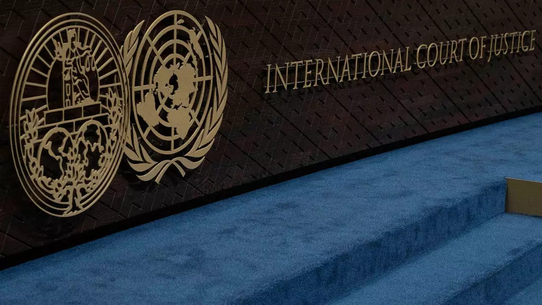 Die Entscheidung des Internationalen Gerichtshofs der Vereinten Nationen in der Klage der Ukraine gegen Russland wird verlesen. - Bild: Peter Dejong/AP/dpa