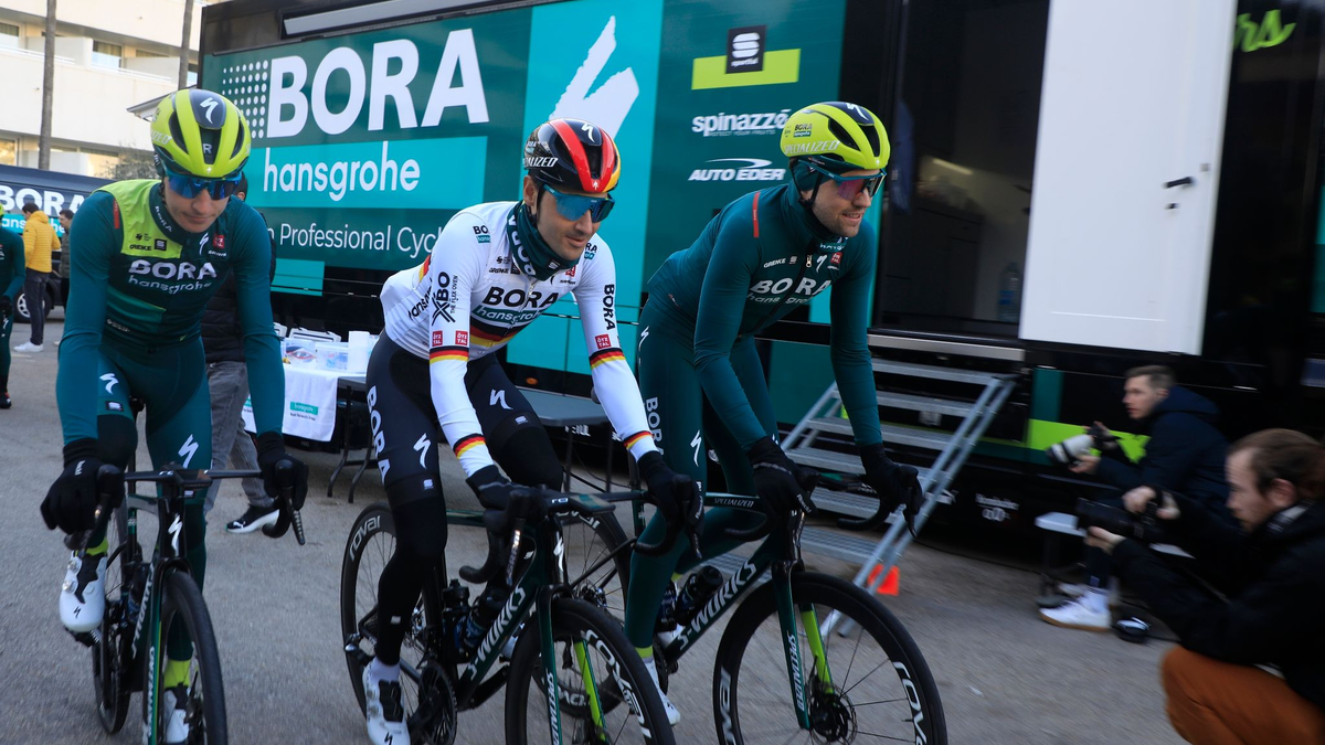 Die Übernahme des Rennstalls Bora-hansgrohe durch Red Bull soll bald grünes Licht bekommen. - Foto: Clara Margais/dpa