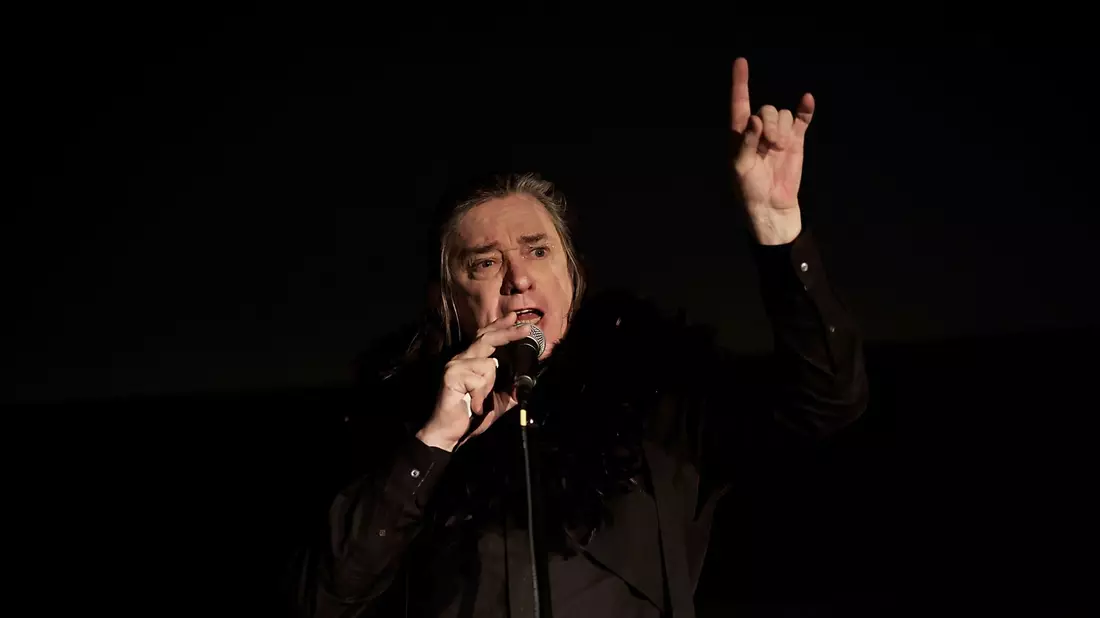 Blixa Bargeld schreibt seine Texte lieber selbst. - Bild: Carsten Koall/dpa