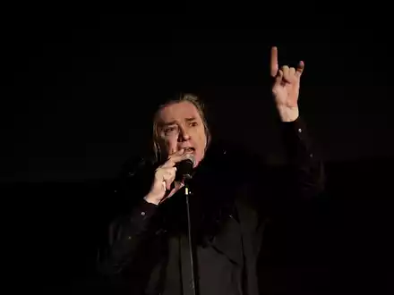 Blixa Bargeld schreibt seine Texte lieber selbst. - Foto: Carsten Koall/dpa