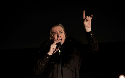 Blixa Bargeld schreibt seine Texte lieber selbst. - Foto: Carsten Koall/dpa