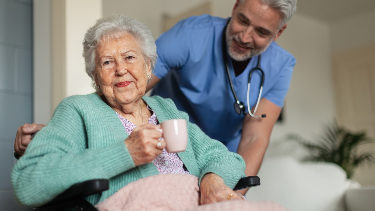 Preisschock für Pflegeheim-Bewohnende in Nordrhein-Westfalen - AOK fordert dringend Lösungen zur Begrenzung steigender Eigenanteile - Foto: presseportal.de