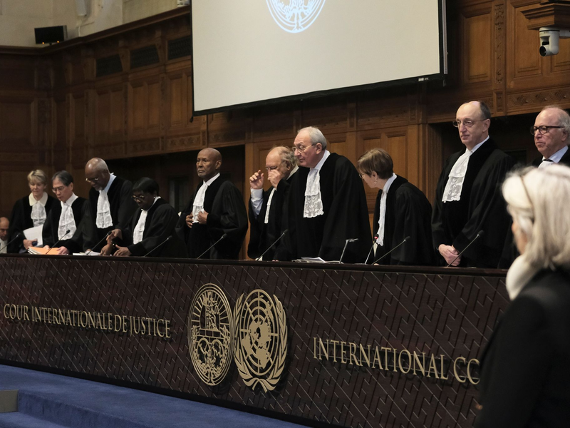 Die Richter des Internationalen Gerichtshofs beschäftigen sich mit dem Völkermordvorwurf Südafrikas gegen Israel. - Foto: Patrick Post/AP/dpa