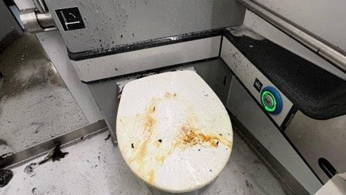 BPOL NRW: Brandstiftung in Zugtoilette - Bundespolizei leitet Ermittlungsverfahren ein - Foto: presseportal.de