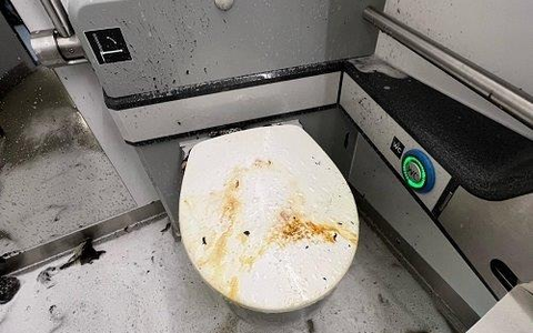BPOL NRW: Brandstiftung in Zugtoilette - Bundespolizei leitet Ermittlungsverfahren ein - Foto: presseportal.de