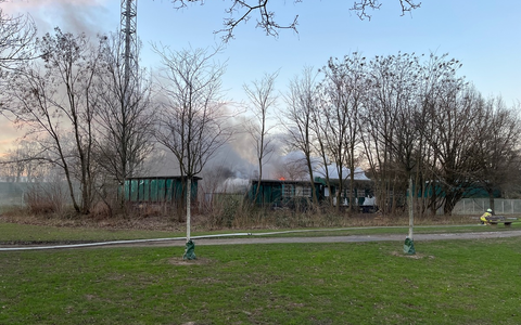 POL-DU: Beeckerwerth: Alter Zugwaggon brennt - Kripo sucht Zeugen - Foto: presseportal.de