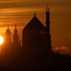 In Dresden geht die Sonne auf. - Foto: Sebastian Kahnert/dpa
