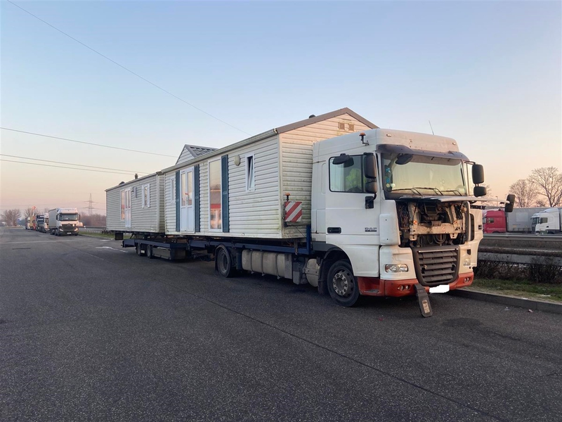 POL-PDNW: Home Sweet Home - Manipulierter LKW aus dem Verkehr gezogen - Foto: presseportal.de