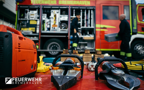 FW Bremerhaven: Einsatz auf Autofrachter - Foto: presseportal.de