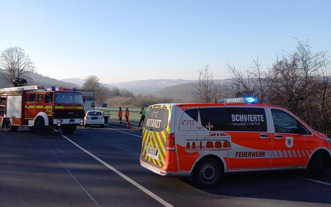 FW-EN: Verkehrsunfall auf B54 - 2 verletzte Personen - Foto: presseportal.de
