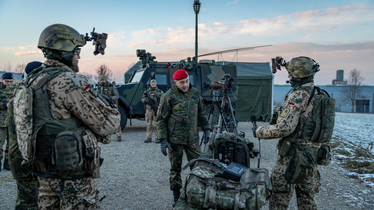 Antrittsbesuch von Generalinspekteur Breuer bei der Cybertruppe der Bundeswehr - Foto: presseportal.de